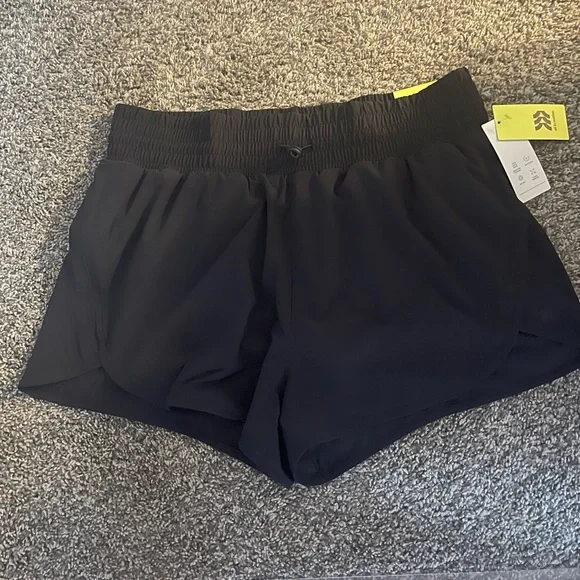 Black All In Motion Shorts Size L - Picture 3 of 6
